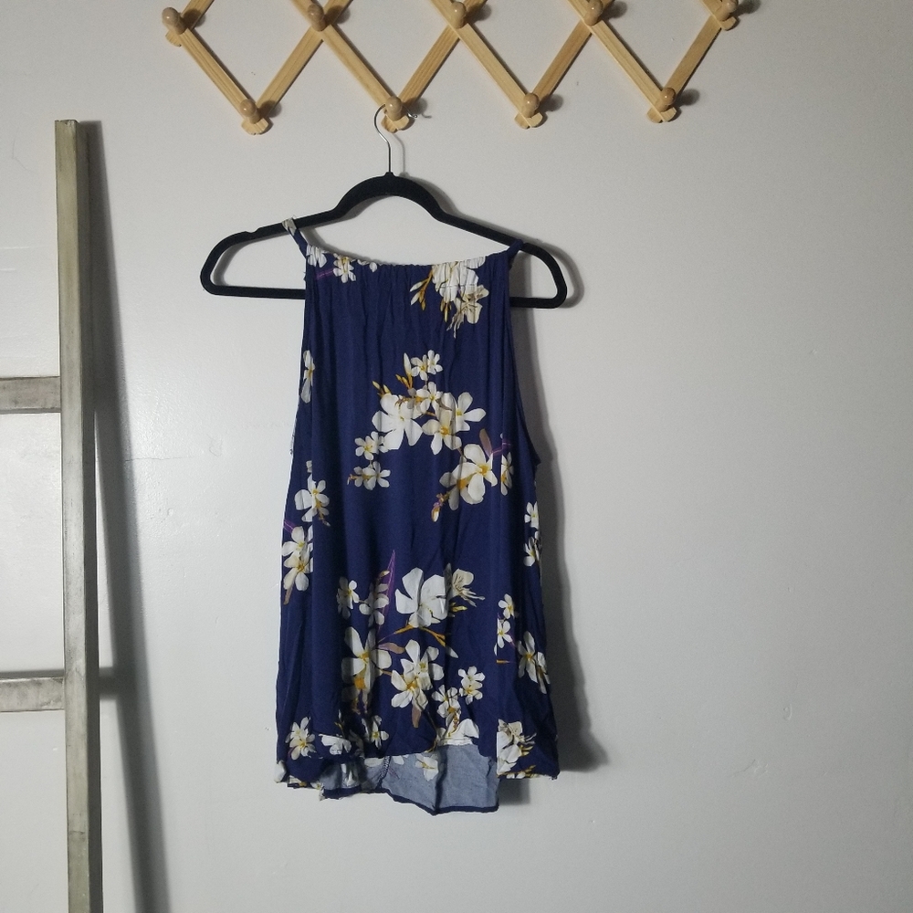 PROMESA WOMEN'S SLEEVELES FLORAL TOP ESTIMATED SIZE XL